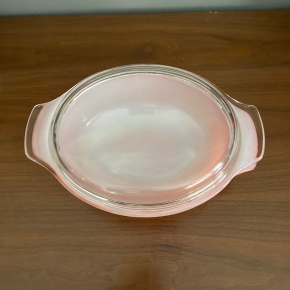 Vintage Fire King lidded casserole dish - Picture 2 of 8